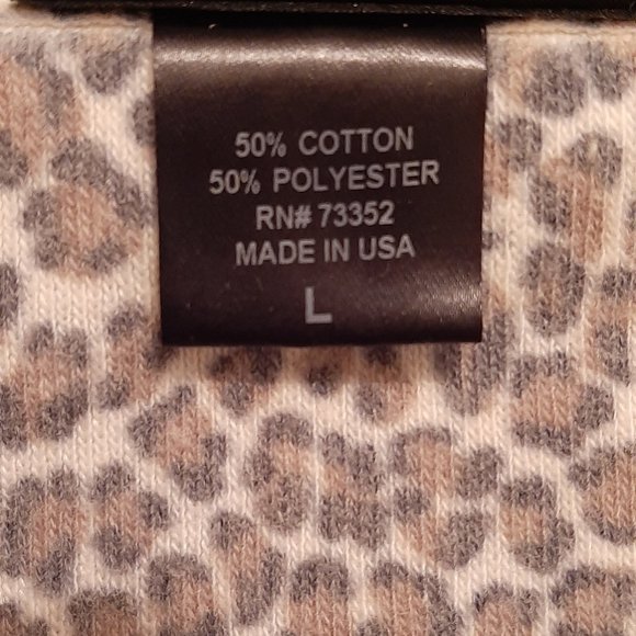 New with tags-Its our Time-sz L soft cotton Leopard cardigan sweater - Picture 3 of 6
